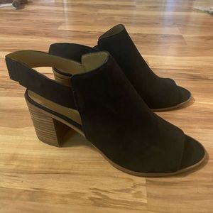 Leather Franco Sarto 2.5” mule size 7.5